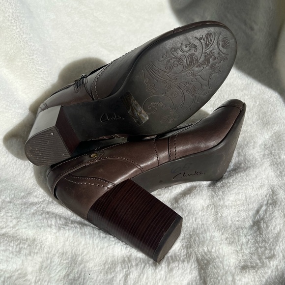 Clarks Leather heeled booties 9 - Picture 4 of 6